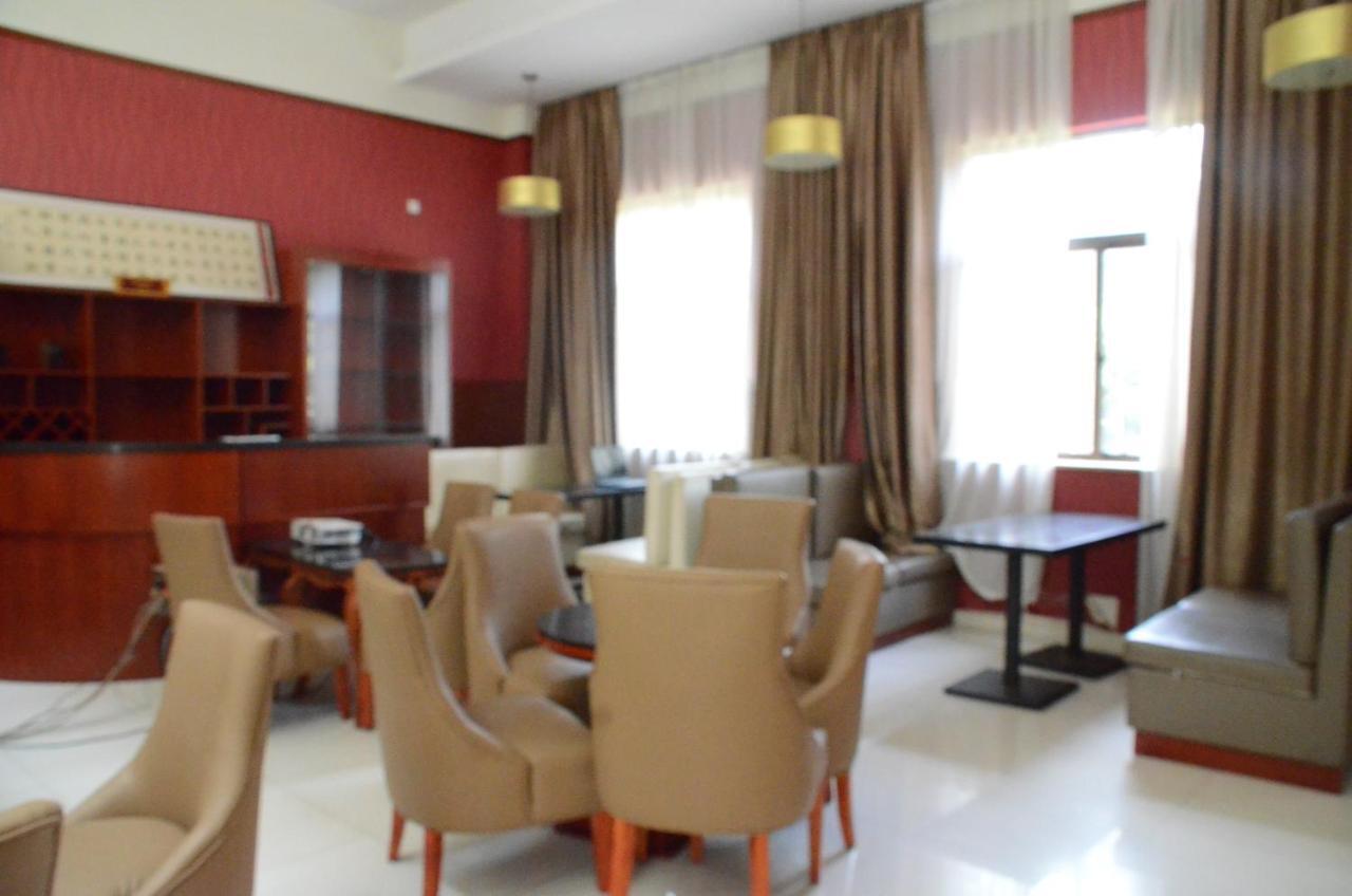 Soluxe Club International Hotel Nairobi Dış mekan fotoğraf